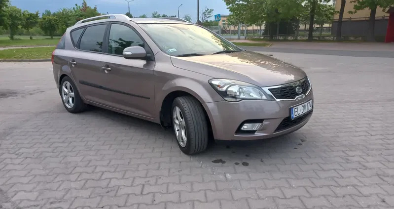 kia śląskie Kia Ceed cena 17500 przebieg: 262152, rok produkcji 2010 z Łódź